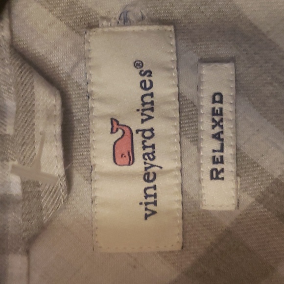 Vineyard vines plaid buttondown size large - Picture 3 of 5